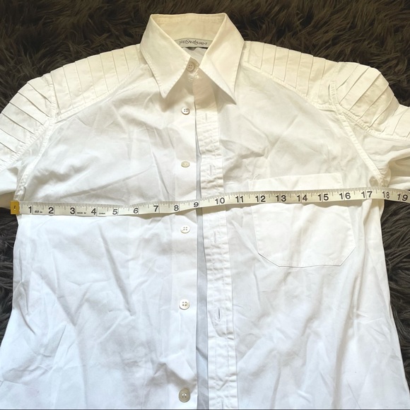 Yves Saint Laurent - Picture 6 of 8